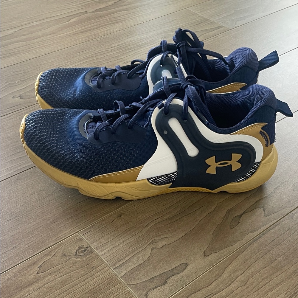 Under Armour Men’s ' Navy and Gold “Notre Dame “ Athletic Shoes SZ 11.5 Preowned